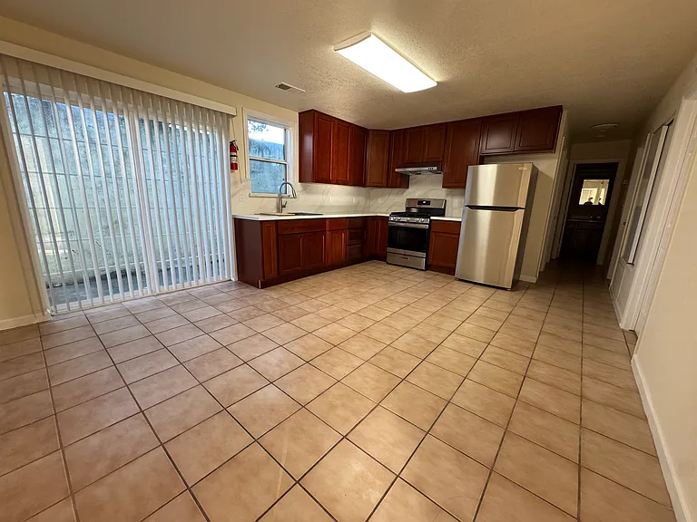 709 Pacific Ave #B — Photo 9