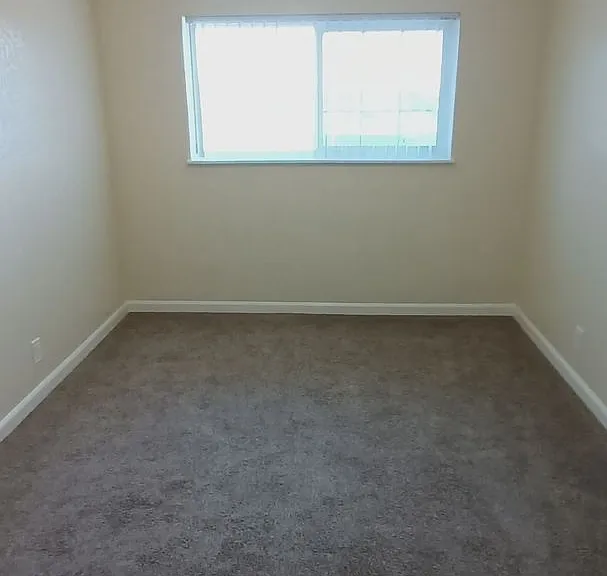 2507 Edison Ave #11 — Photo 19