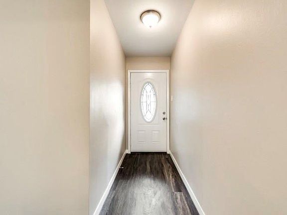 2nd image of 1105 Woodcrest Dr