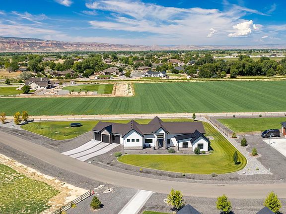 4th image of 1003 Smith Ranch Rd