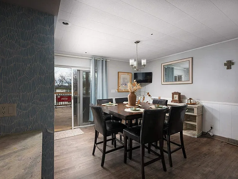 604 Bendview Dr — Photo 15