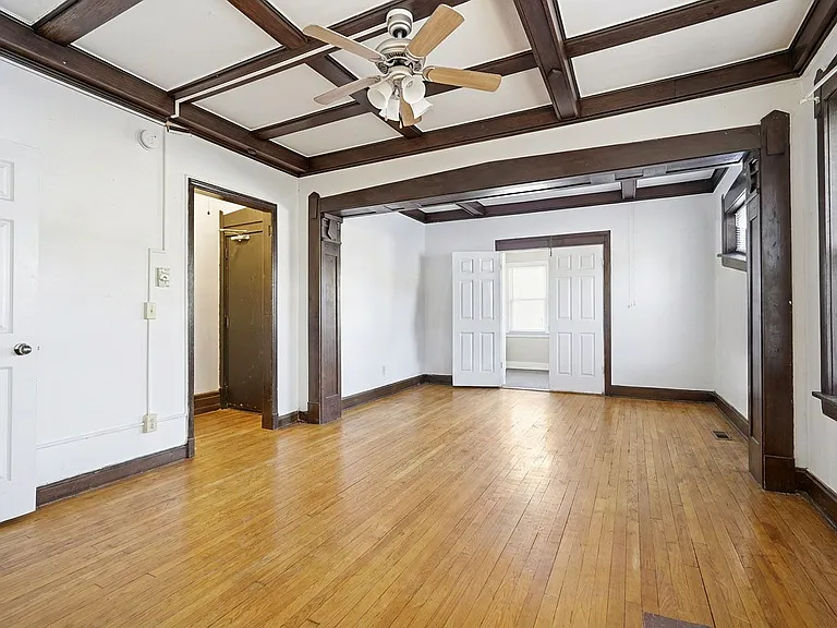 604 Holly — Photo 16