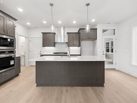 2nd image of 8533 SE Crescent Dr