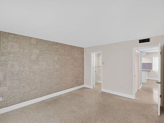 3rd image of 537 Menendez Ave