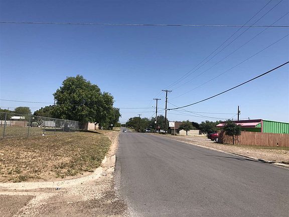 5th image of 1410 Zapata Ave