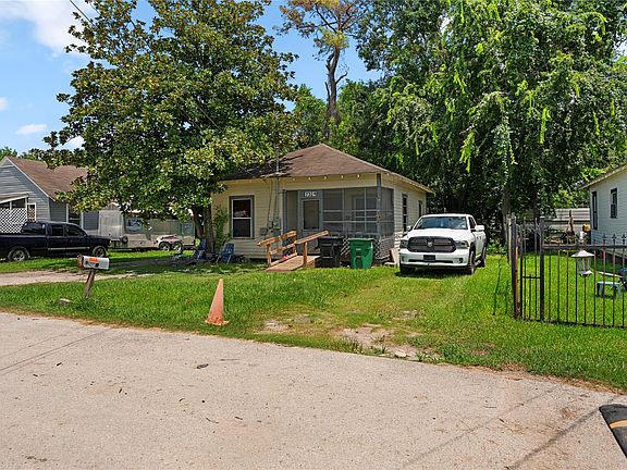 2nd image of 7324 Parkes St