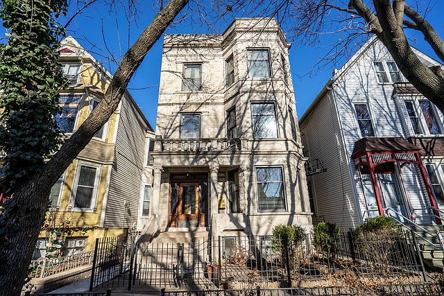 1st image of 1134 W Oakdale Ave #1R