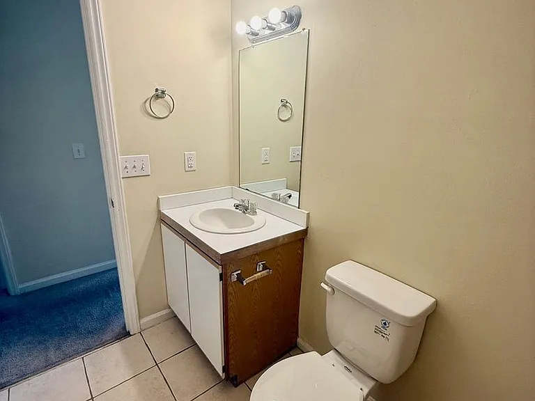713 E Joyner St #B — Photo 6