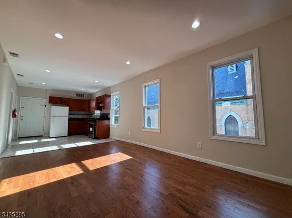 225 Ripley Pl Floor 3, Elizabethport, NJ 07206