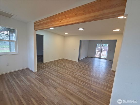 5th image of 211 S Market Street