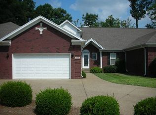 1246 Hogarth Dr, Hurstbourne, KY 40222