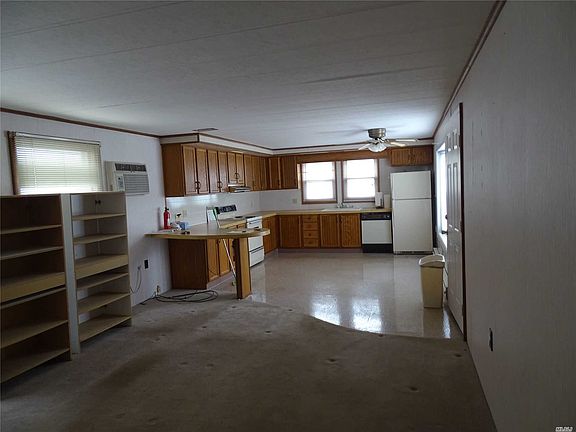 3rd image of 15 Village Cir E