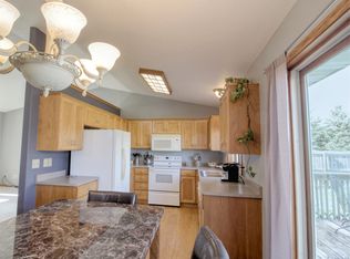 823 Shady Ridge Ln, Braham, MN 55006