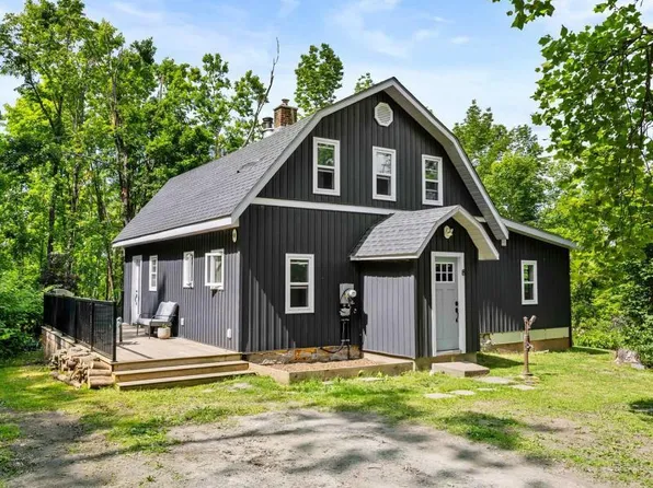 8 Library Rd, North Kawartha, ON K0L 2H0