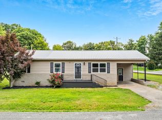 224 Meadow Ln, Sweetwater, TN 37874