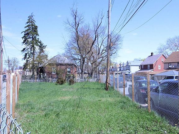 2nd image of Van Siclen St