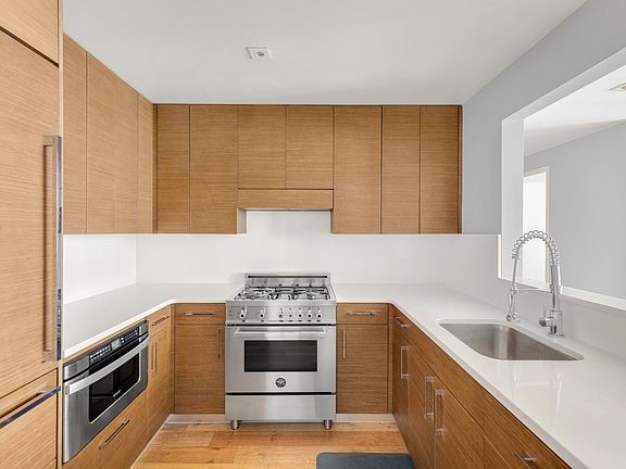 3rd image of 325 Lexington Ave APT 9B
