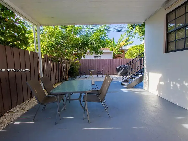 5911 SW 5th Ter #B — Photo 17