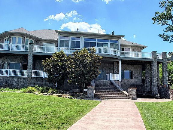 Image 2: Added sunroom lakeside