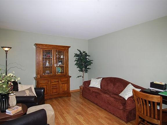 4th image of 222 W Otto Dr