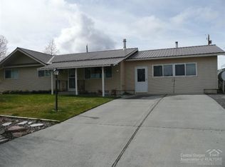 520 Tennyson Ave, Hines, OR 97738
