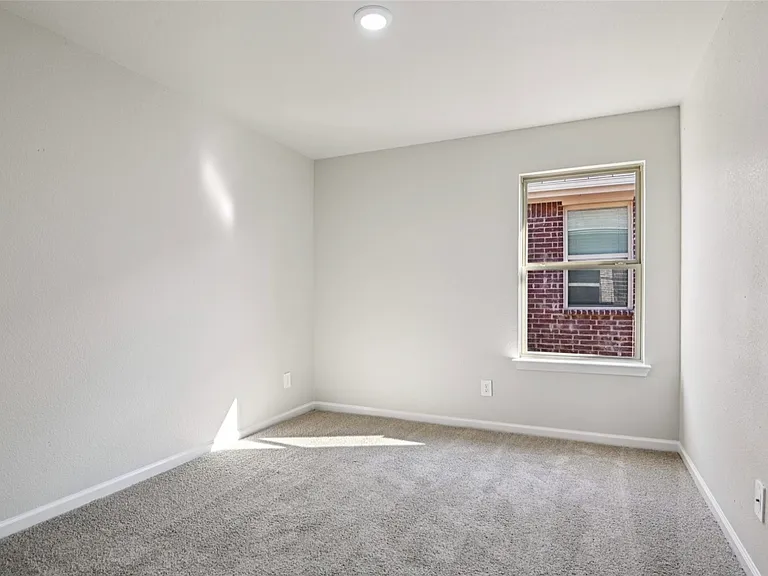 844 Jett Dr — Photo 16