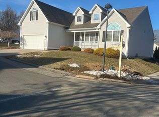 6 N Holw, East Hampton, CT 06424
