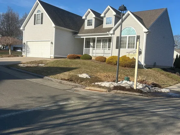 6 North Hollow #6, East Hampton, CT 06424