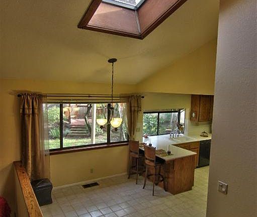 5th image of 1094 Salmon Dr