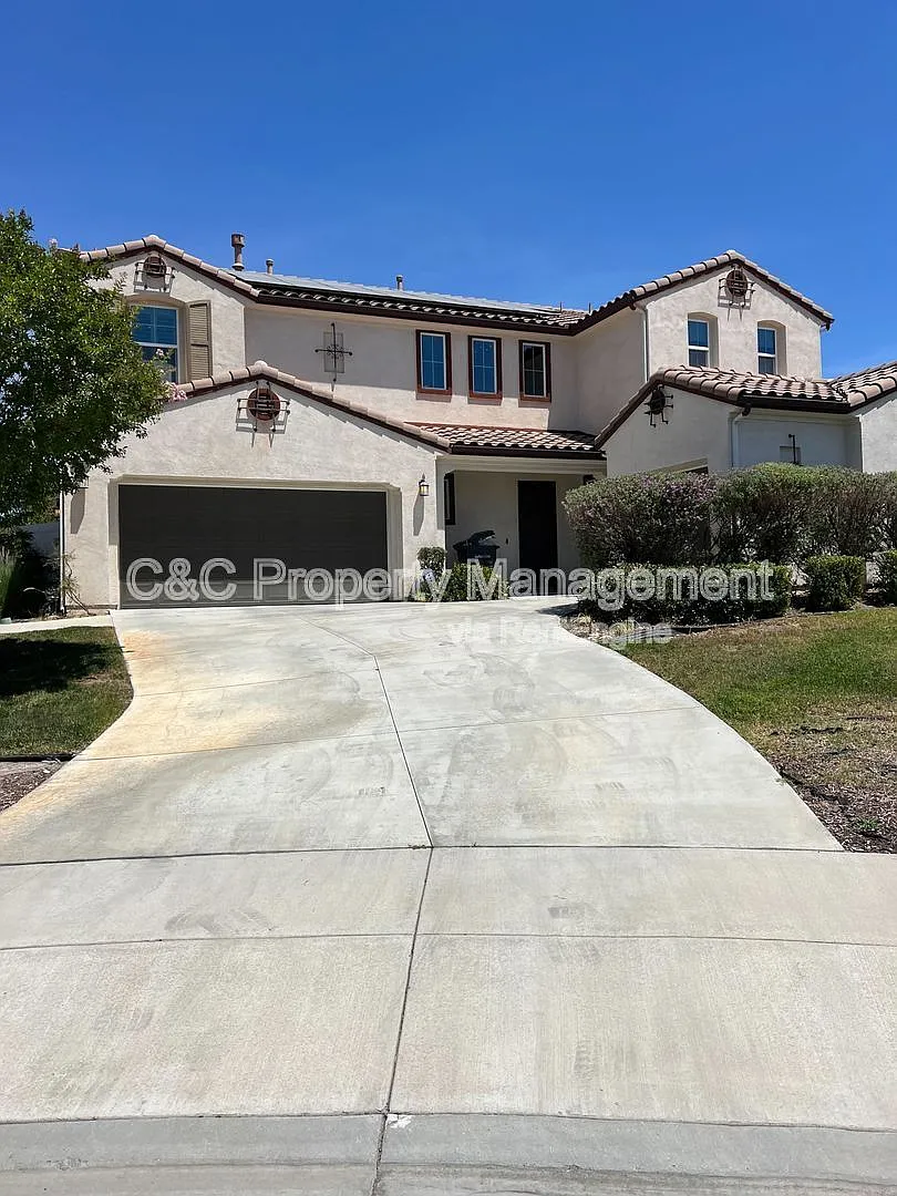 4 bed, 3.0 bath, 3287 sqft, $4,000 — Photo 1