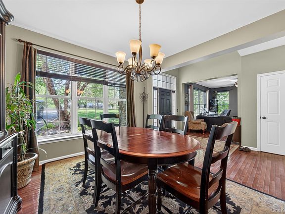 4th image of 3 Braemar Way