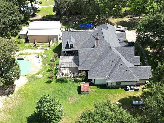 4th image of 815 Commons Spring Creek Dr