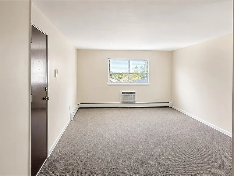 361 Hildreth St #24 — Photo 1