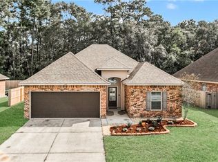345 Bristle Pine Dr, Ponchatoula, LA 70454