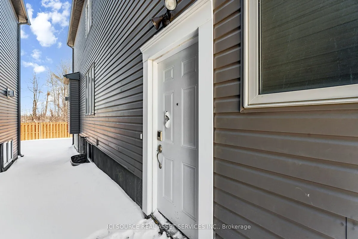 Building Photo - 168 Gosling Cres #BASEMENT