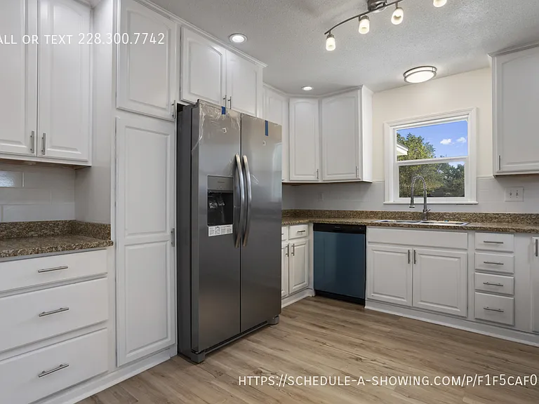 122 Carroll Ave — Photo 19