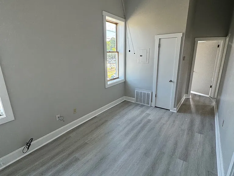 102 Union St #4 — Photo 2
