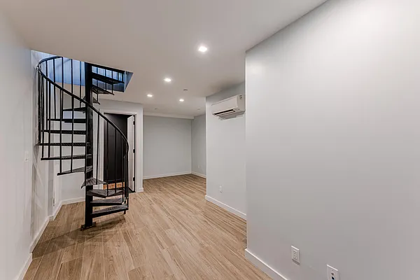 Rented by Brooklyn Group | media 6