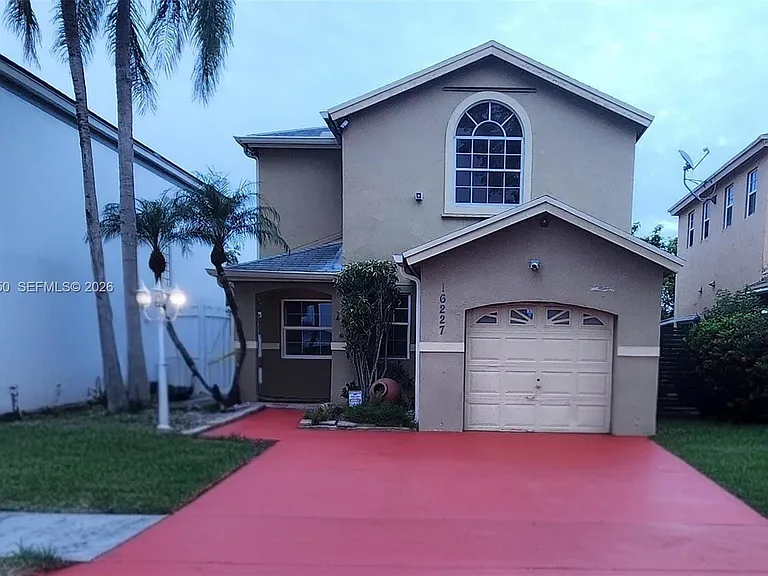 16227 SW 139th Ct — Photo 2