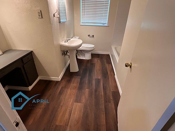 5th image of 2055 W Summit Ave #B
