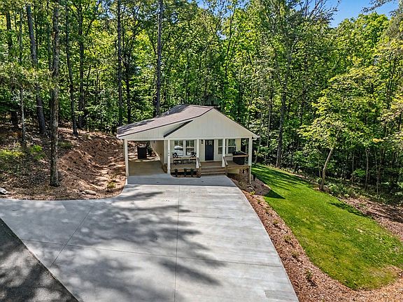3rd image of 164 Acorn Ln