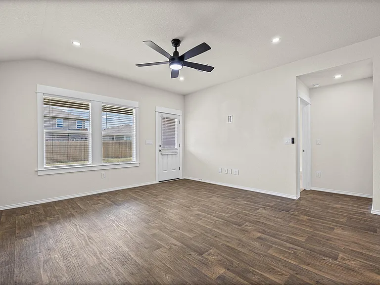 11801 Rush Ln — Photo 9