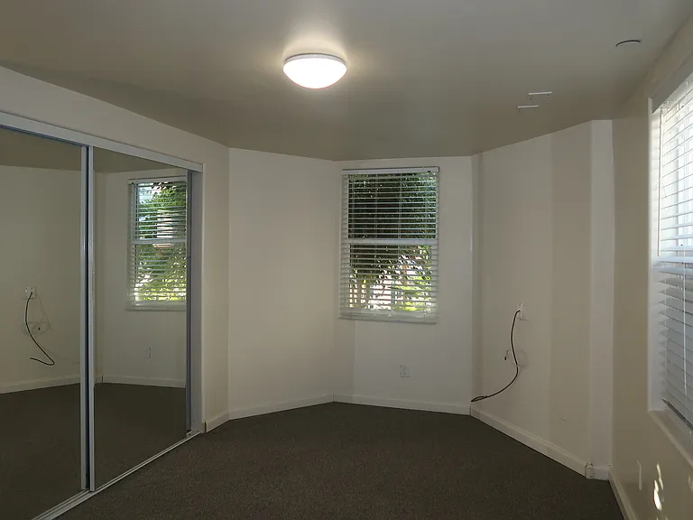 1050 44th Ave — Photo 11