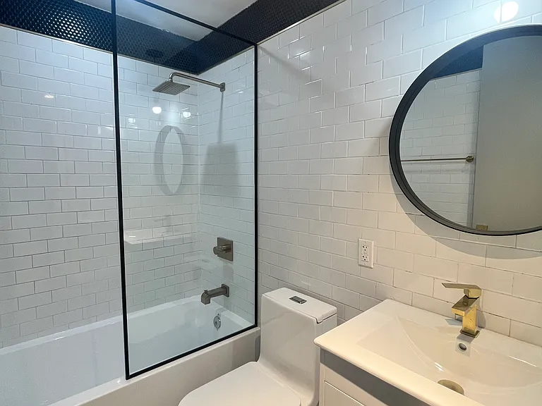 41 Van Wagenen Ave #3L — Photo 7