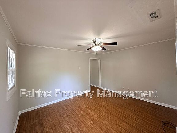 3rd image of 2418 Owen St #A