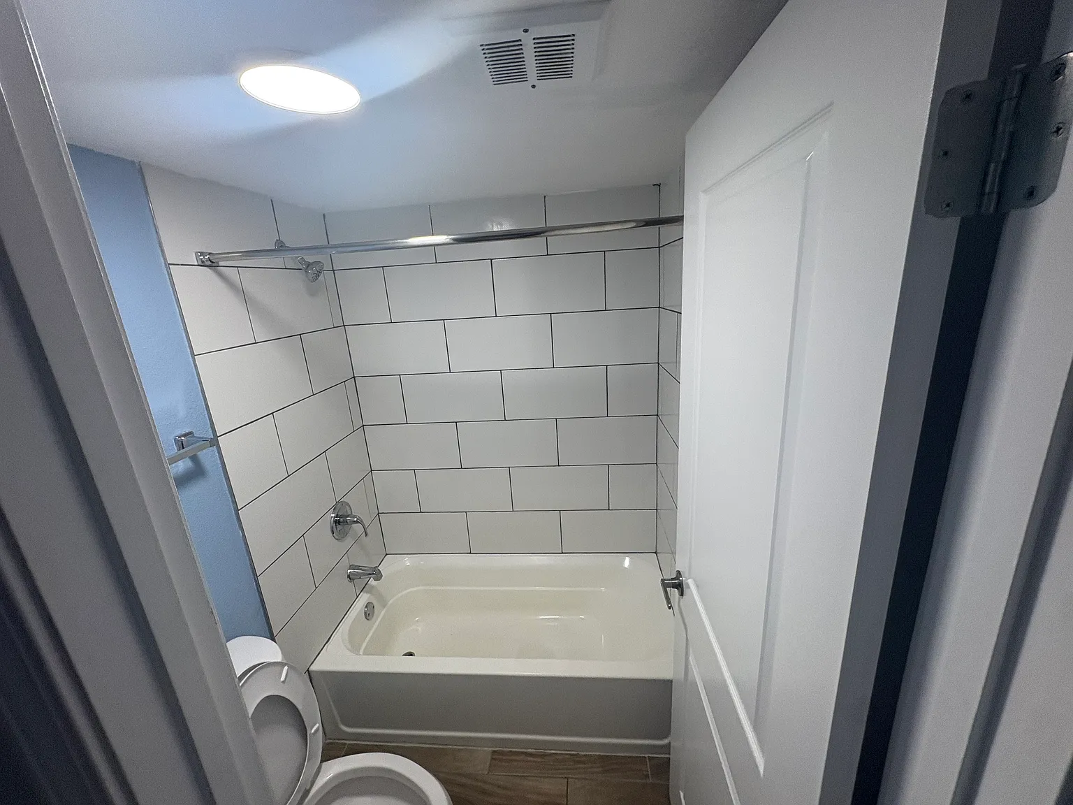 Studio, 300 sqft, $800 — Photo 2