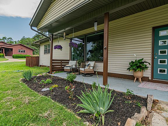 2nd image of 2 Elm Drive