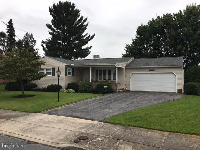 520 Bender Ave photo 1