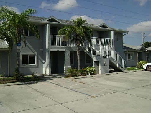 1st image of 514 NE 24th Pl APT 2