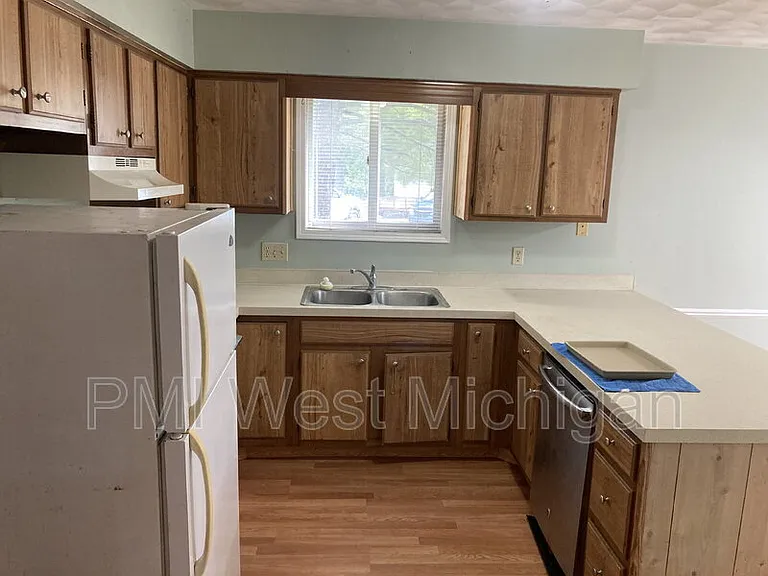 214 Grand Manor Dr — Photo 4